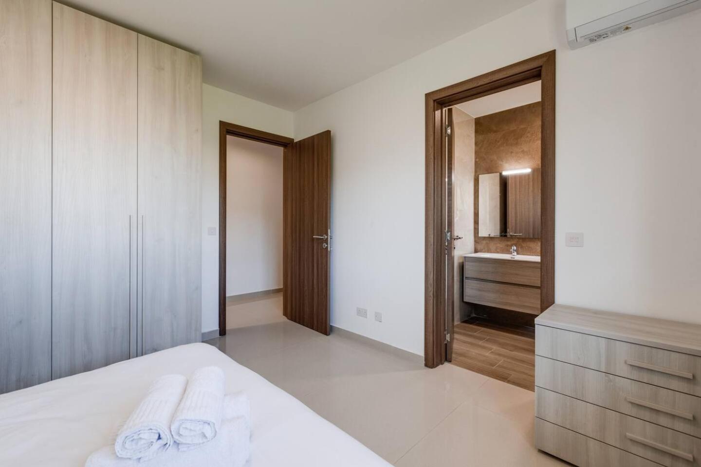 Apartment Luxe 3br Melliehabay Stunning Terrace By Homely Mellieha