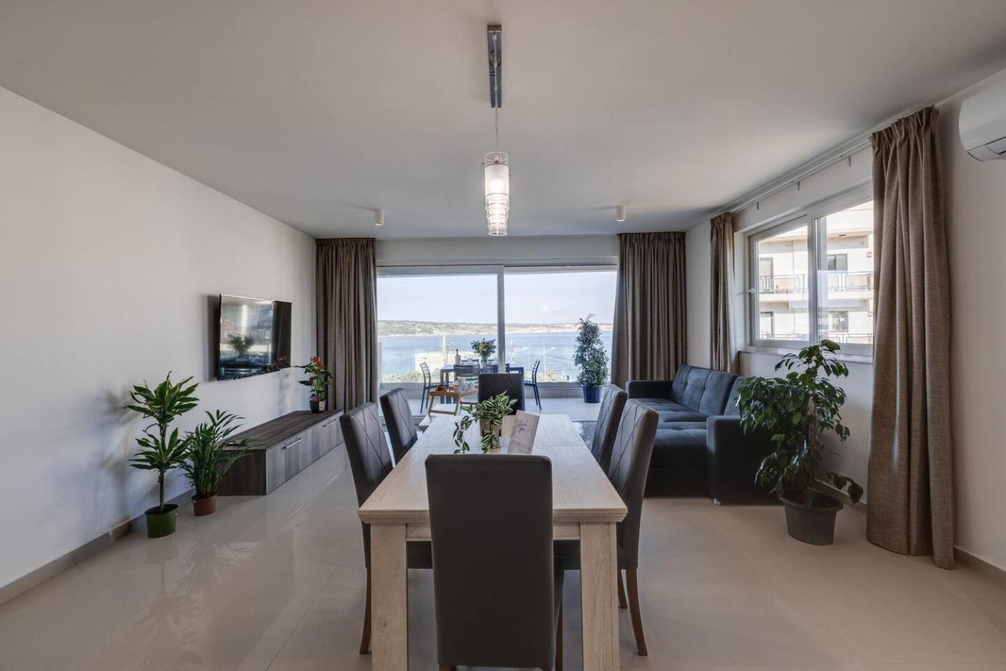 Luxe 3br Melliehabay Stunning Terrace By Homely Apartman
