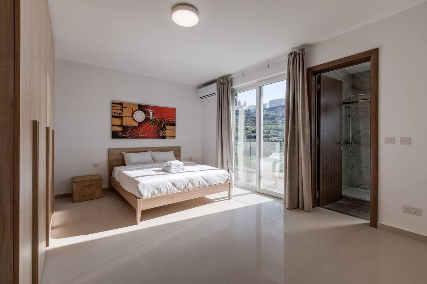 Apartment Luxe 3br Melliehabay Stunning Terrace By Homely *