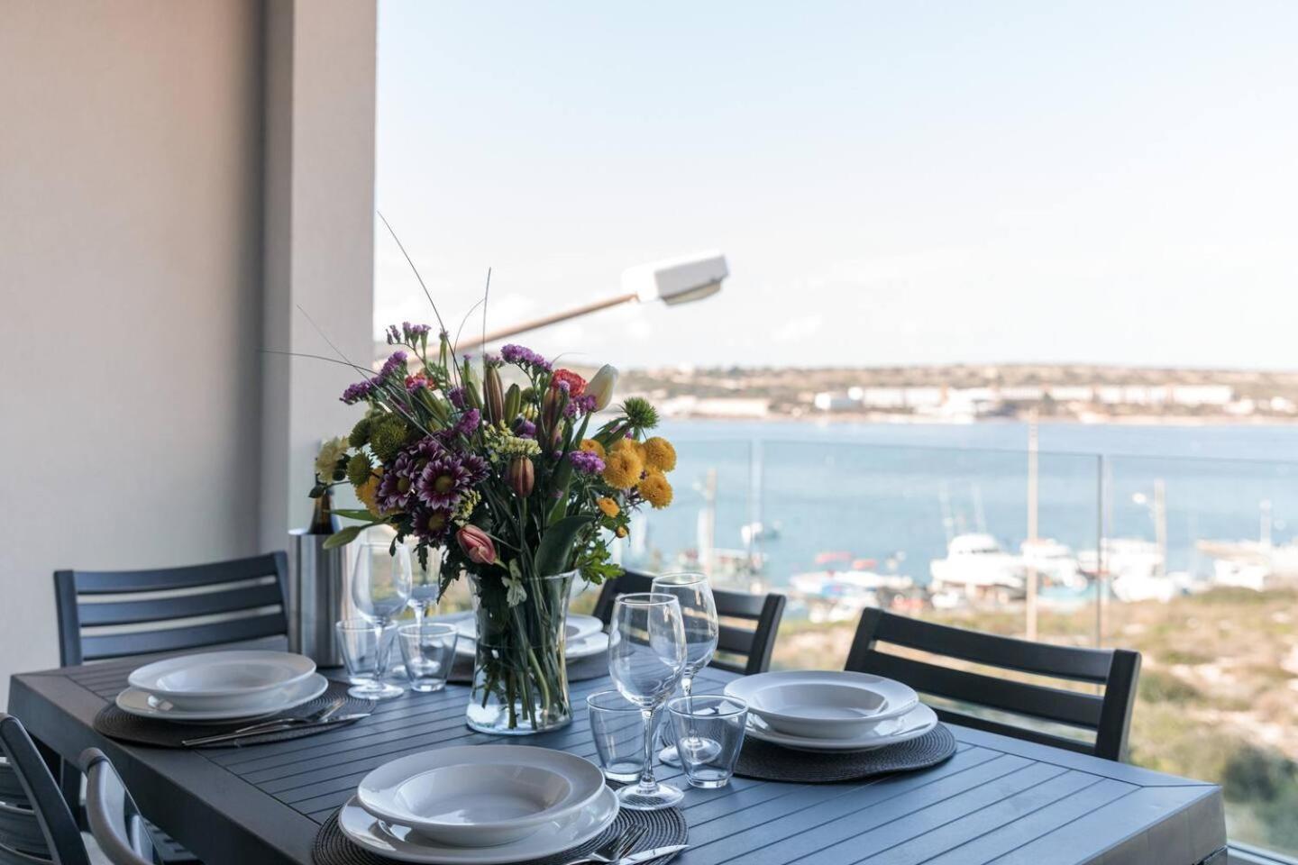 Luxe 3br Melliehabay Stunning Terrace By Homely