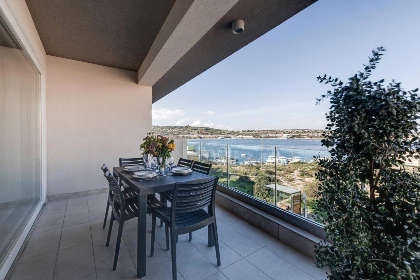 Luxe 3br Melliehabay Stunning Terrace By Homely *
